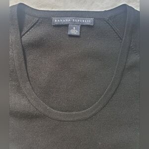 BANANA REPUBLIC black fine gauge fitted silouette sweater 3/4 sleeve